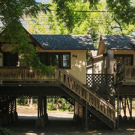 Johnson'S Beach Cabins And Campground Герневилл Экстерьер фото