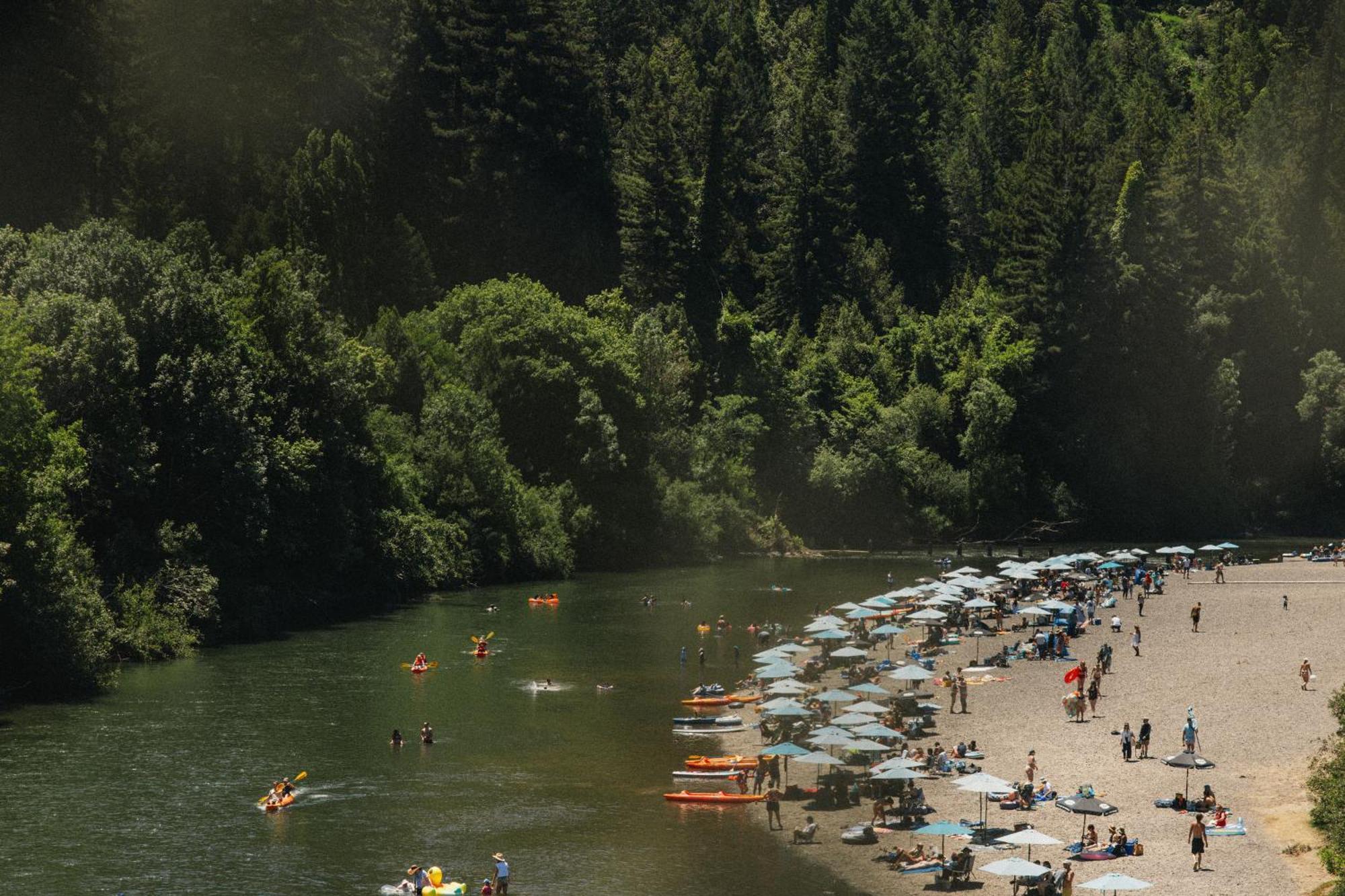 Johnson'S Beach Cabins And Campground Герневилл Экстерьер фото