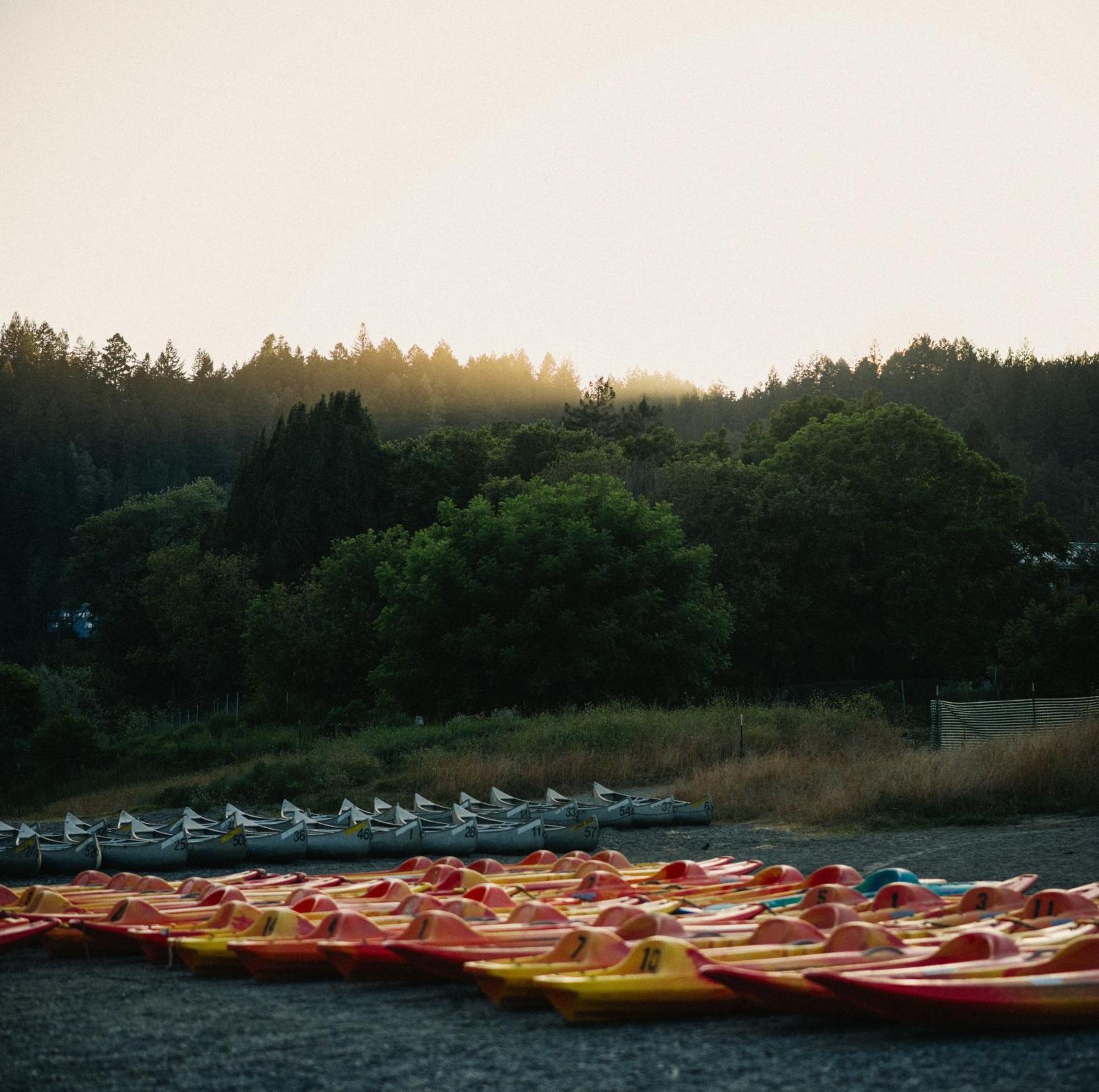 Johnson'S Beach Cabins And Campground Герневилл Экстерьер фото