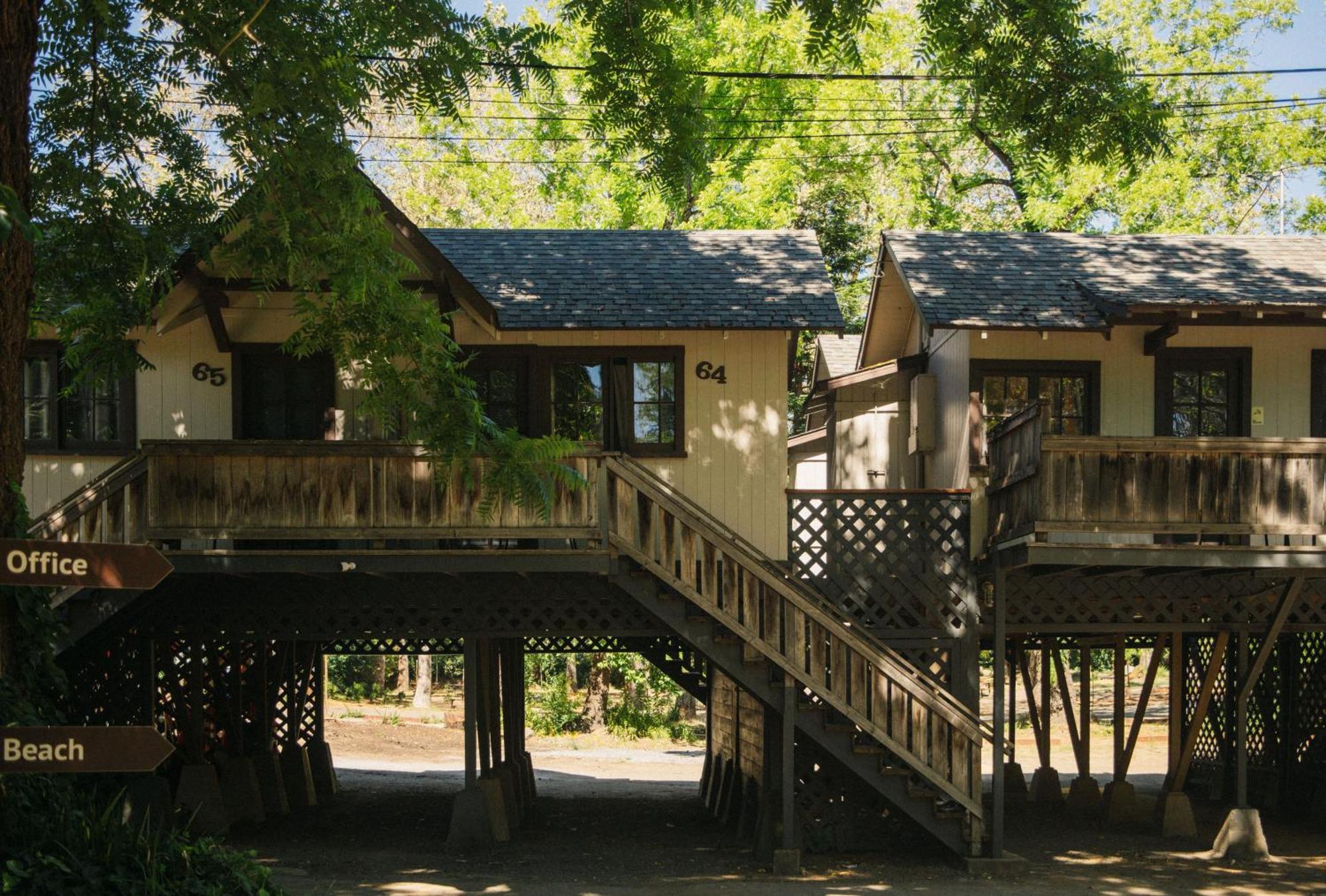 Johnson'S Beach Cabins And Campground Герневилл Экстерьер фото