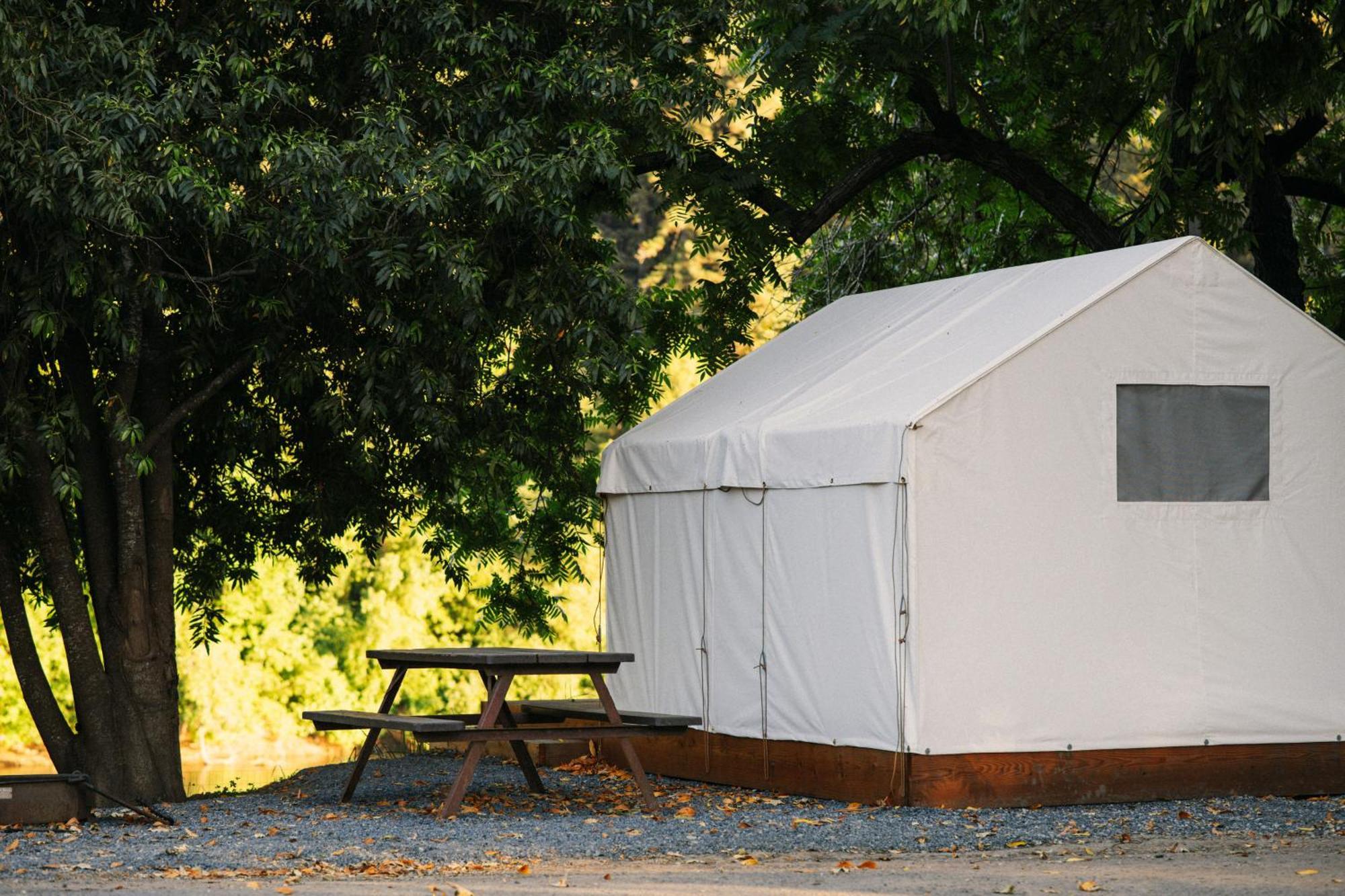 Johnson'S Beach Cabins And Campground Герневилл Экстерьер фото